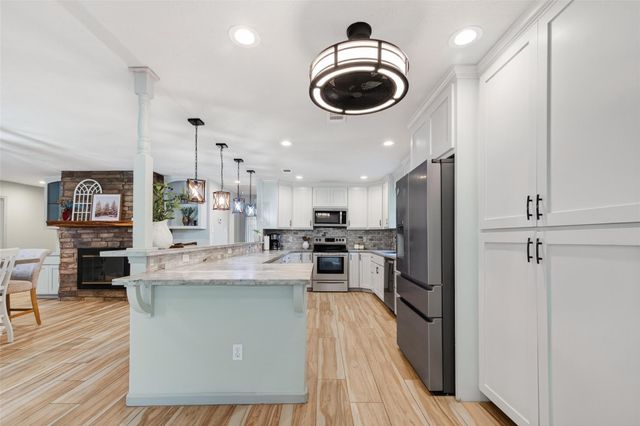 9727 Forest Hollow Drive, Baytown, TX 77521
