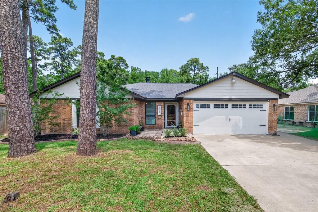9727 Forest Hollow Drive, Baytown, TX 77521