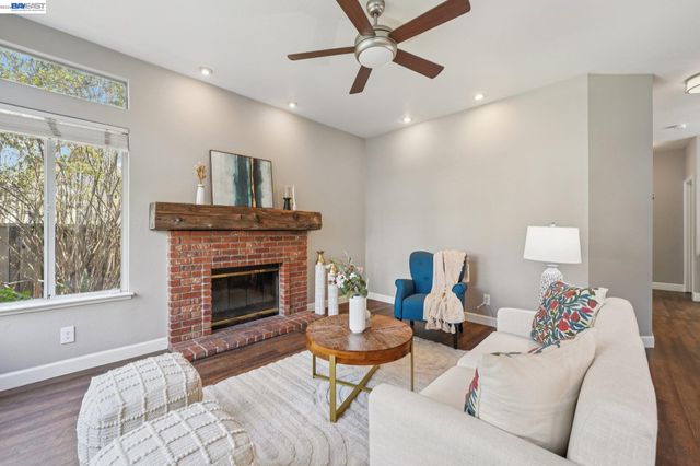 1042 Dana Cir, Livermore, CA 94550