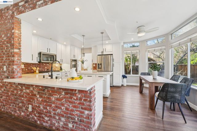 1042 Dana Cir, Livermore, CA 94550