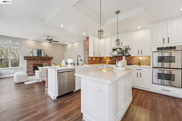 1042 Dana Cir, Livermore, CA 94550