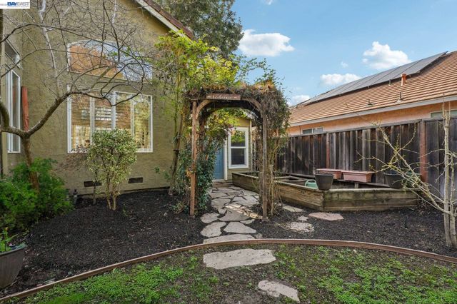 1042 Dana Cir, Livermore, CA 94550