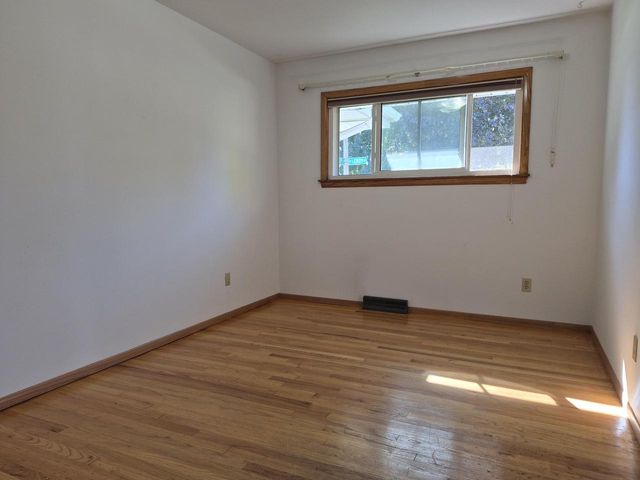 2240 W Leroy AVENUE, Milwaukee, WI 53221