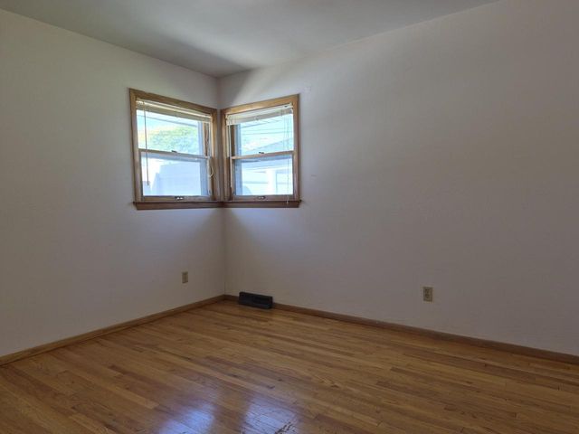 2240 W Leroy AVENUE, Milwaukee, WI 53221