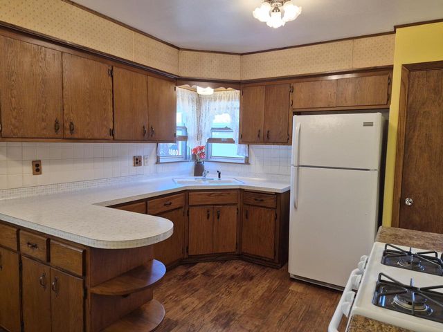 2240 W Leroy AVENUE, Milwaukee, WI 53221