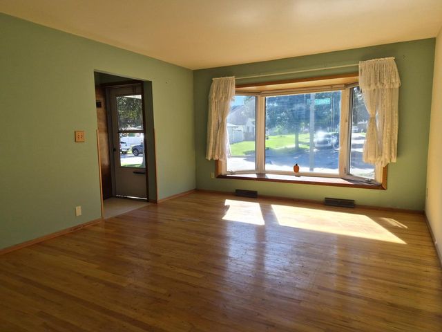 2240 W Leroy AVENUE, Milwaukee, WI 53221
