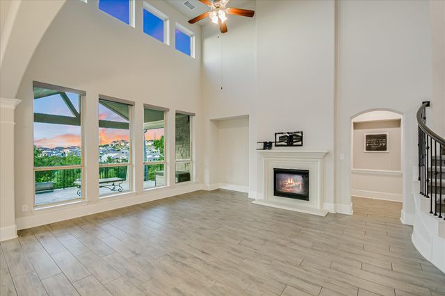 305 Coniglio CV, Lakeway, TX 78738