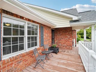 645 High Quarry Road, Hendersonville, NC 28791
