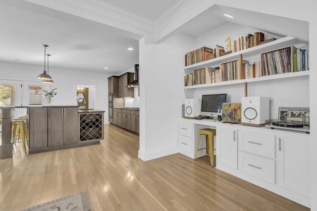 1433 14th Ave, S, Nashville, TN 37212