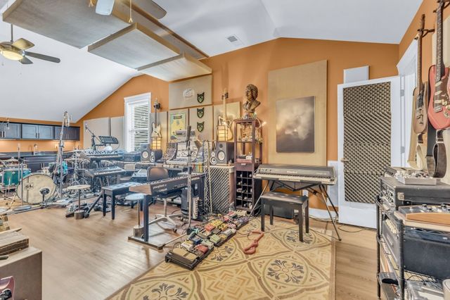 1433 14th Ave, S, Nashville, TN 37212