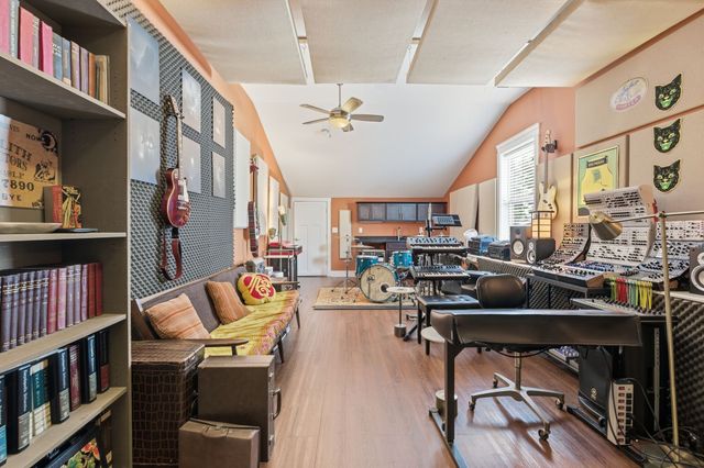 1433 14th Ave, S, Nashville, TN 37212