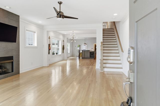 1433 14th Ave, S, Nashville, TN 37212