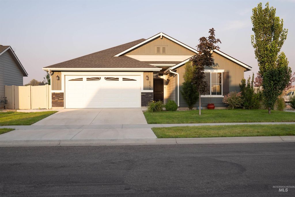 8274 S Bogus Ridge St, Boise, ID 83716 photo 1