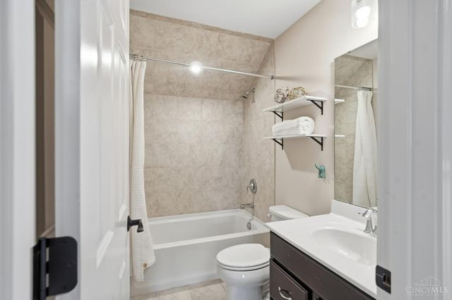 4354 Highland Green Drive, Mason, OH 45040