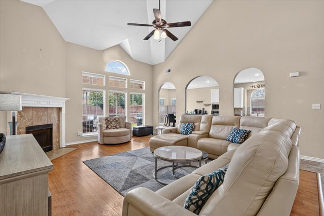 5425 Rolling Meadows Drive, Fort Worth, TX 76123