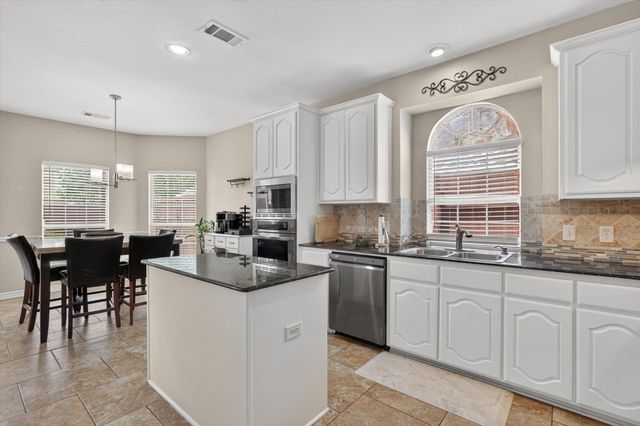 5425 Rolling Meadows Drive, Fort Worth, TX 76123