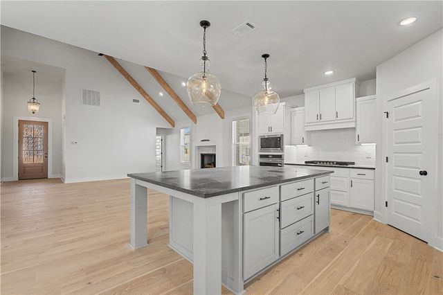 1120 Canyon Maple Street, Centerton, AR 72719