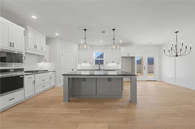 1120 Canyon Maple Street, Centerton, AR 72719