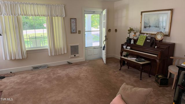 1420 East Cedar Street, Bristol, TN 37620