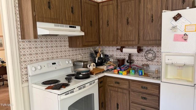1420 East Cedar Street, Bristol, TN 37620