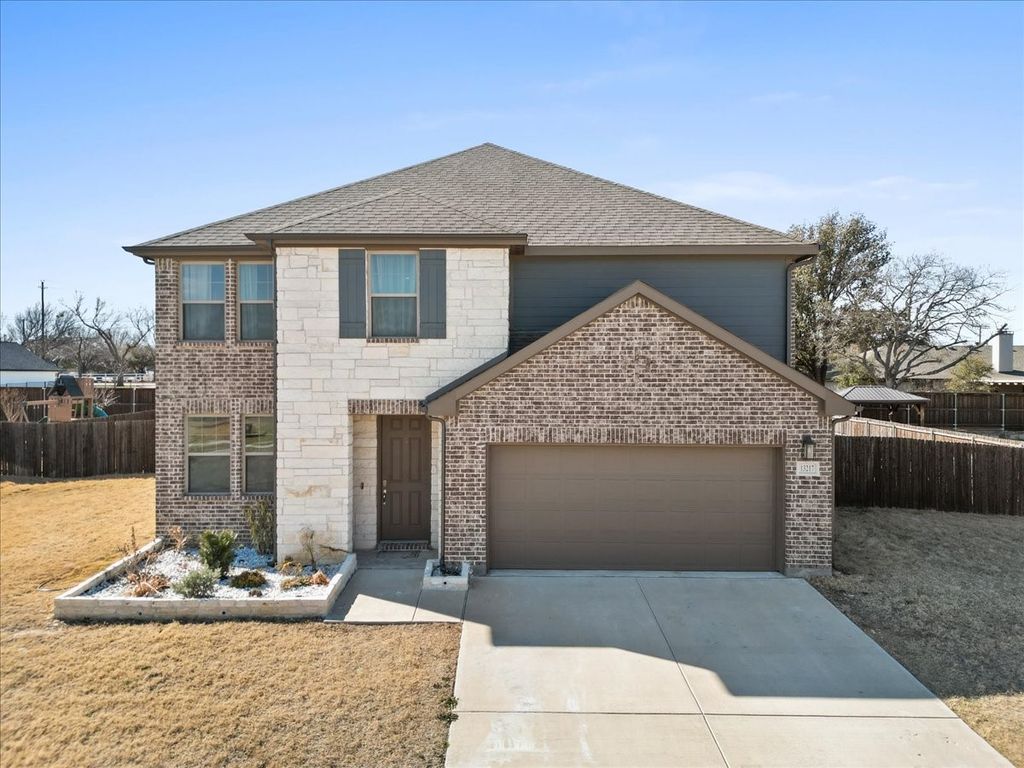 13217 Ridings Drive, Fort Worth, TX 76052
