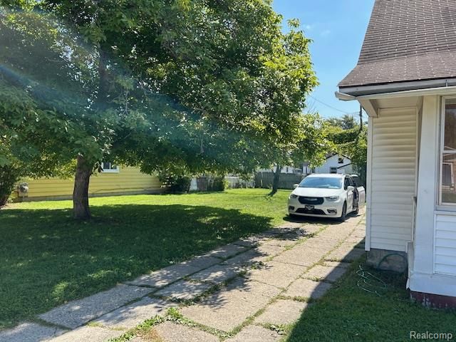 17336 Lowell Street, Roseville, MI 48066