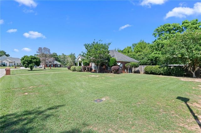 2503 Field Brook Circle E, Mobile, AL 36695