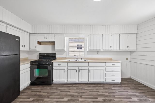 3224 Lake Lane, Arden Hills, MN 55112