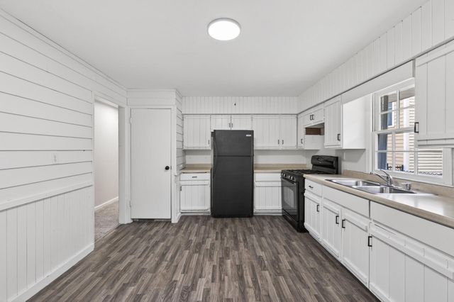 3224 Lake Lane, Arden Hills, MN 55112