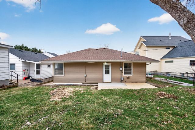 3224 Lake Lane, Arden Hills, MN 55112