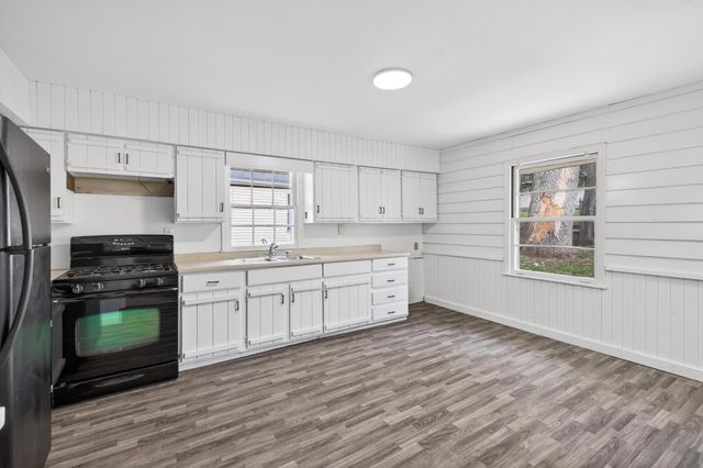 3224 Lake Lane, Arden Hills, MN 55112