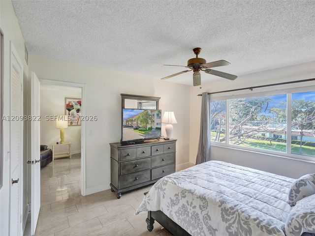 8962 S Hollybrook Blvd 303, Pembroke Pines, FL 33025
