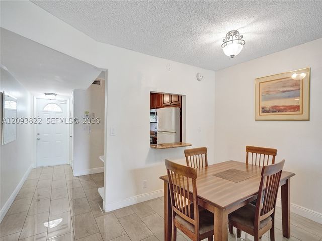 8962 S Hollybrook Blvd 303, Pembroke Pines, FL 33025
