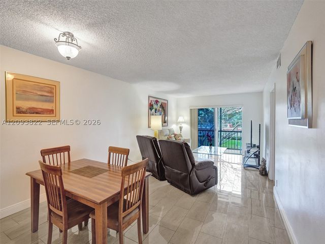 8962 S Hollybrook Blvd 303, Pembroke Pines, FL 33025