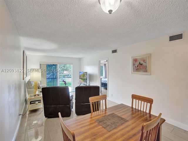 8962 S Hollybrook Blvd 303, Pembroke Pines, FL 33025