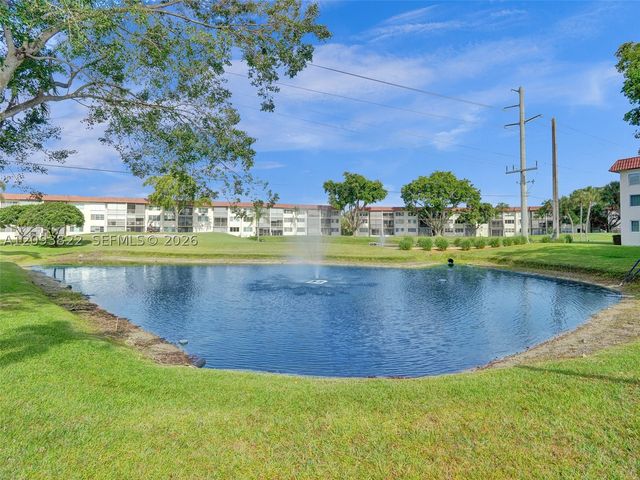 8962 S Hollybrook Blvd 303, Pembroke Pines, FL 33025