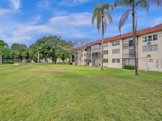 8962 S Hollybrook Blvd 303, Pembroke Pines, FL 33025