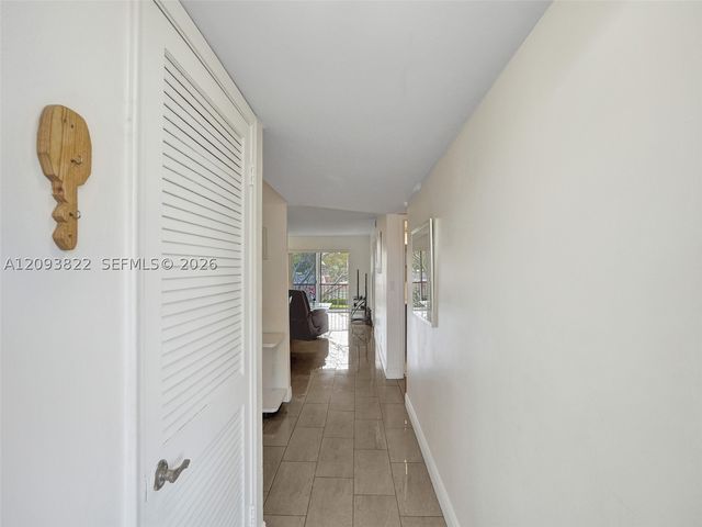 8962 S Hollybrook Blvd 303, Pembroke Pines, FL 33025