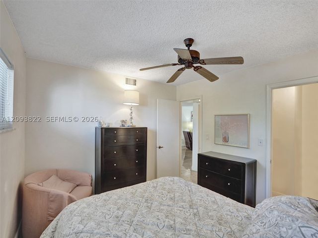 8962 S Hollybrook Blvd 303, Pembroke Pines, FL 33025