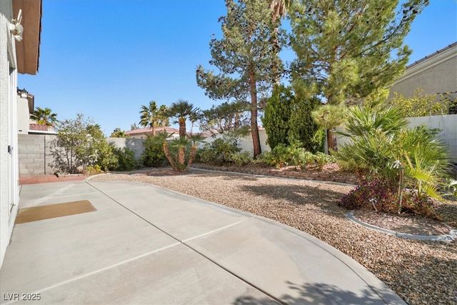 319 Fox Lake Avenue, Las Vegas, NV 89148