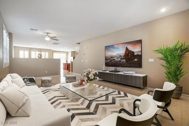 319 Fox Lake Avenue, Las Vegas, NV 89148