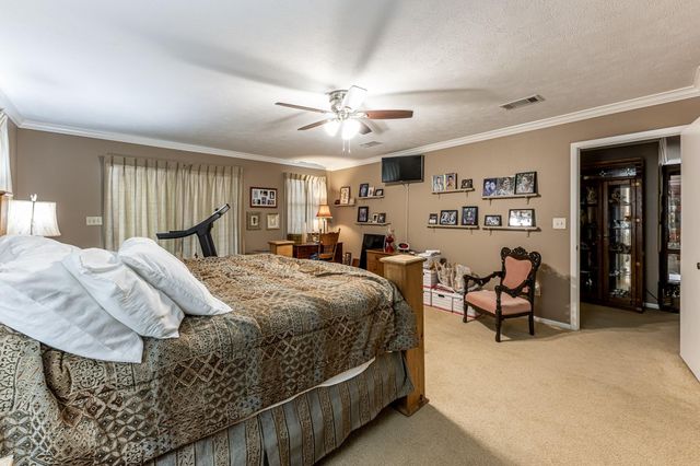 46 Point Loop, Huntsville, TX 77320