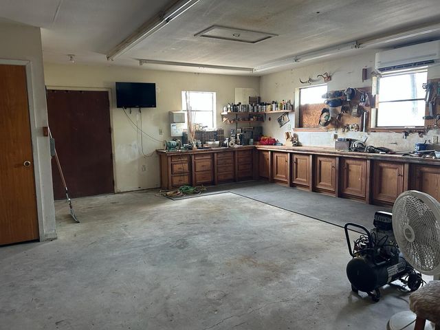 46 Point Loop, Huntsville, TX 77320