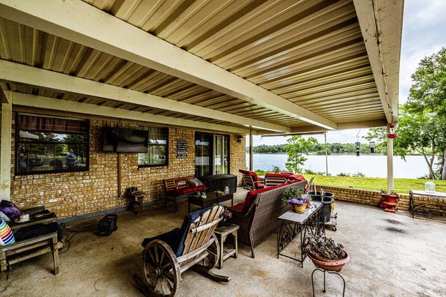 46 Point Loop, Huntsville, TX 77320