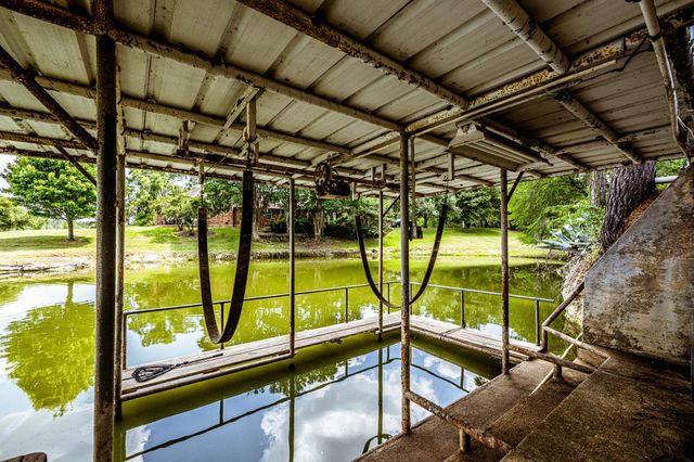 46 Point Loop, Huntsville, TX 77320