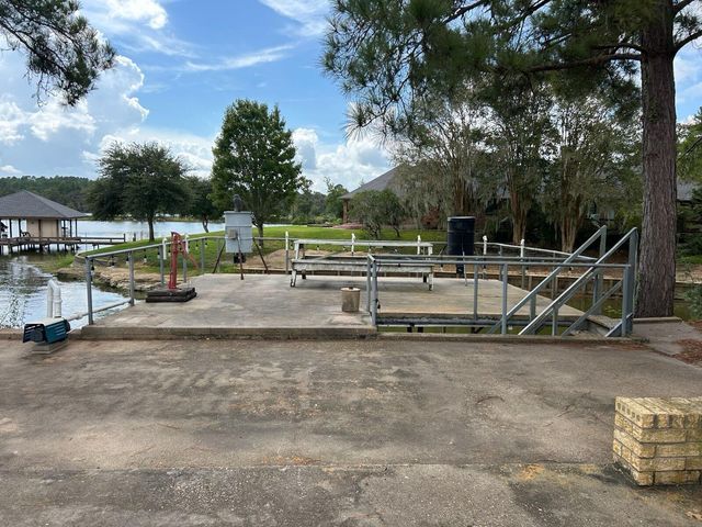 46 Point Loop, Huntsville, TX 77320