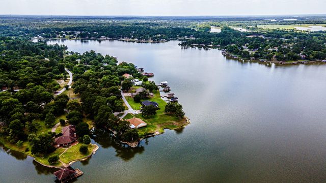 46 Point Loop, Huntsville, TX 77320