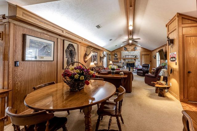 46 Point Loop, Huntsville, TX 77320