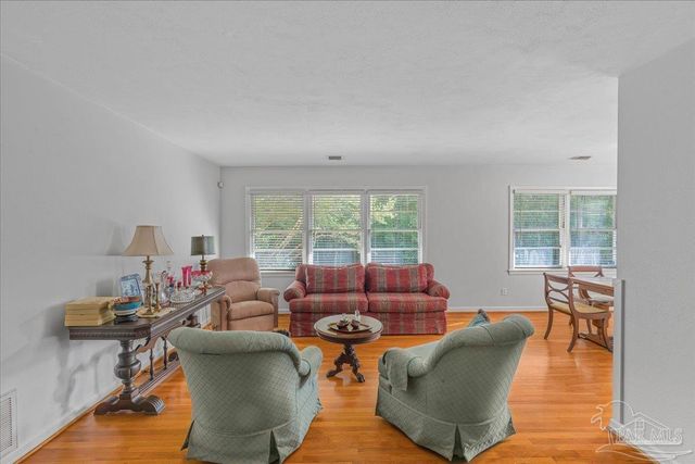 1813 Copley Dr, Pensacola, FL 32503