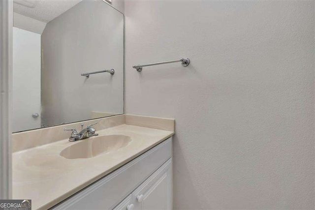 122 S Island Square Drive, St. Simons, GA 31522